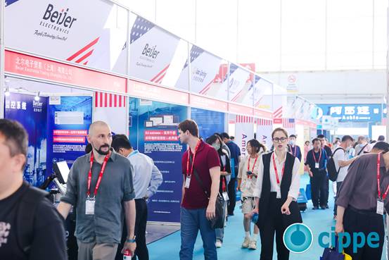 美國(guó)展團(tuán)